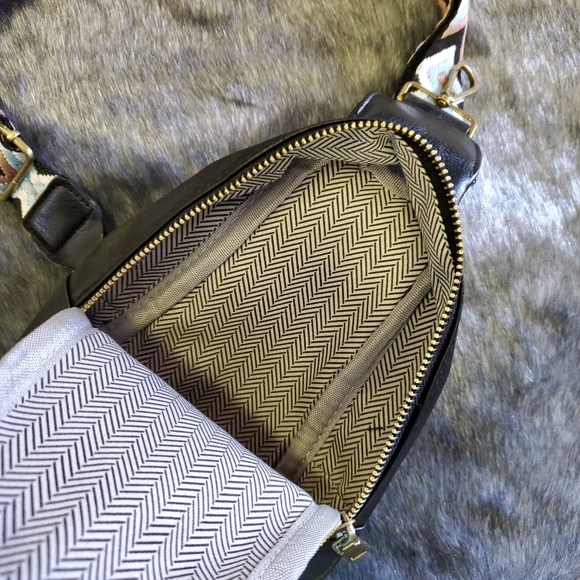 Cream Guitar Strap Sling Bag *new* Vegan Leather - Picture 3 of 3